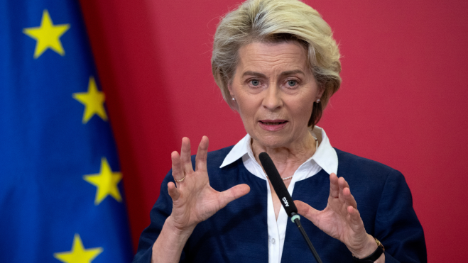 La presidenta de la Comisión Europea, Ursula von der Leyen, quien ha anunciado políticas para que Europa fomente las tierras raras. EFE