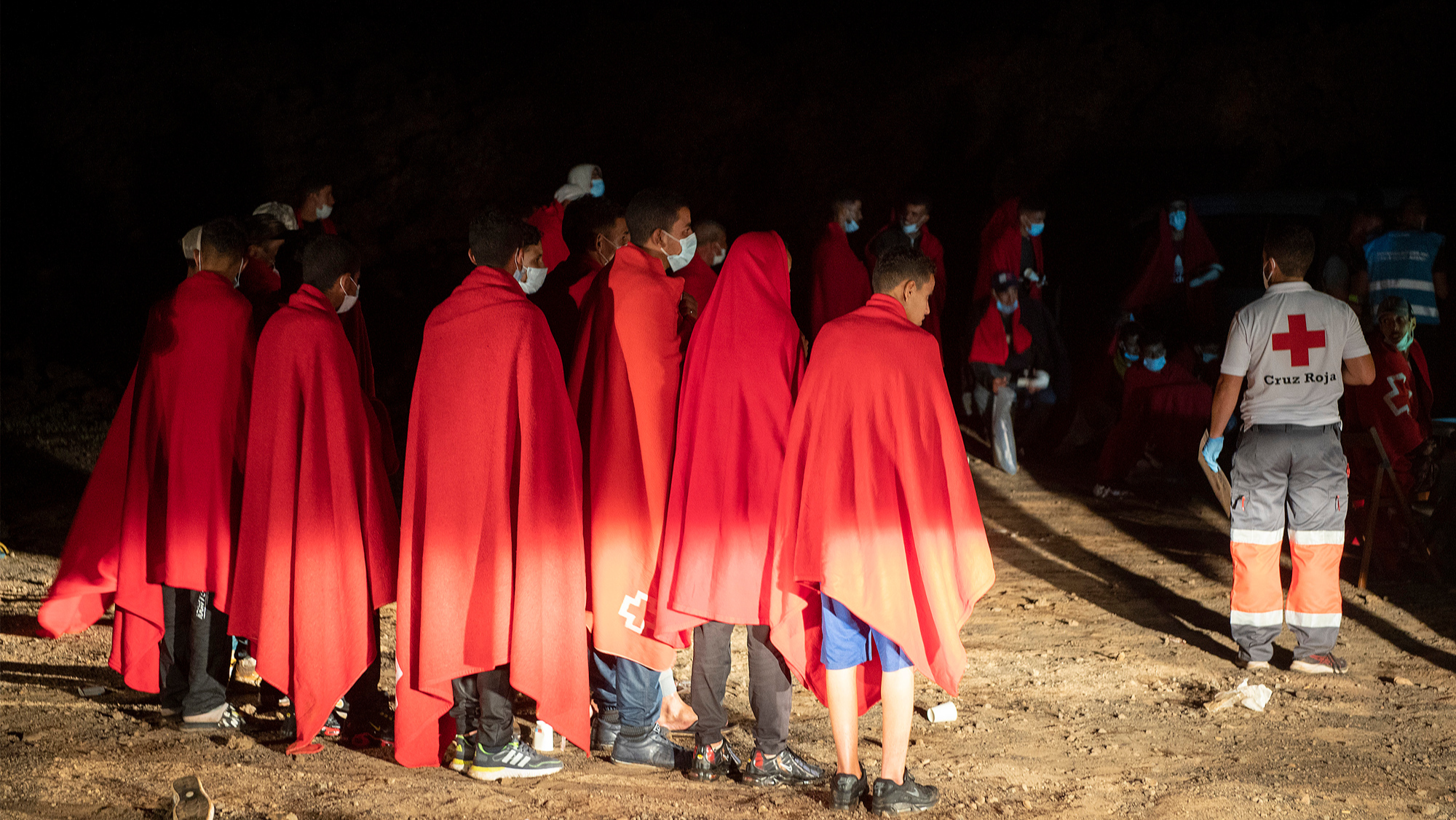 En Canarias ha disminuido la llegada de personas migrantes con respecto al año anterior.  / EFE