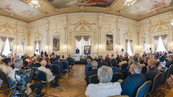 Panorámica del Salón Dorado durante el acto. / Alejandro Quevedo