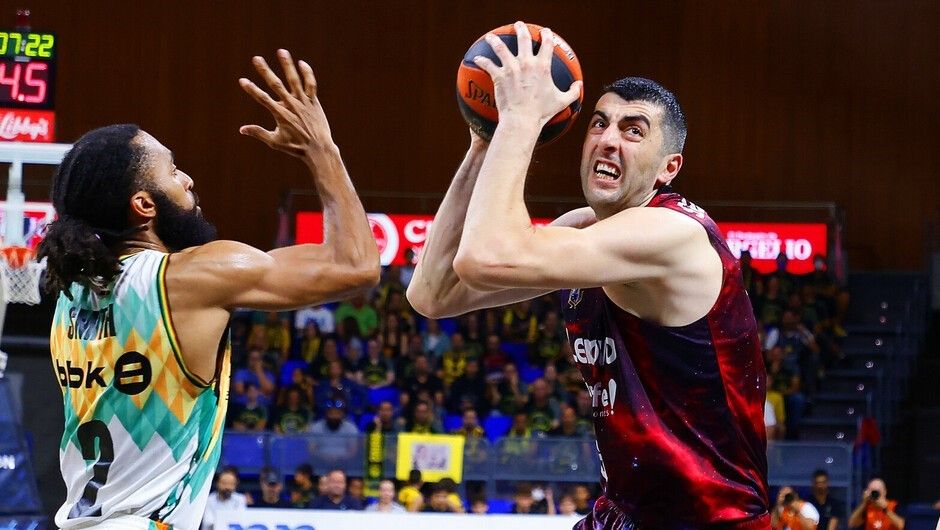 Shermadini, con 20 puntos, lideró la victoria del CB Canarias por 73-57 ante Bilbao Basket en el Santiago Martín./ ACB.