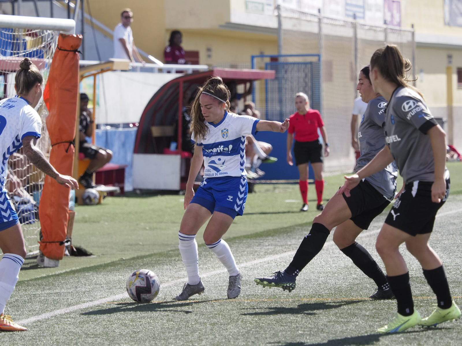 La UD Granadilla se adelantó en la primera parte pero el Alavés Gloriosas empató en la segunda mitad./ Twitter UDG Tenerife.