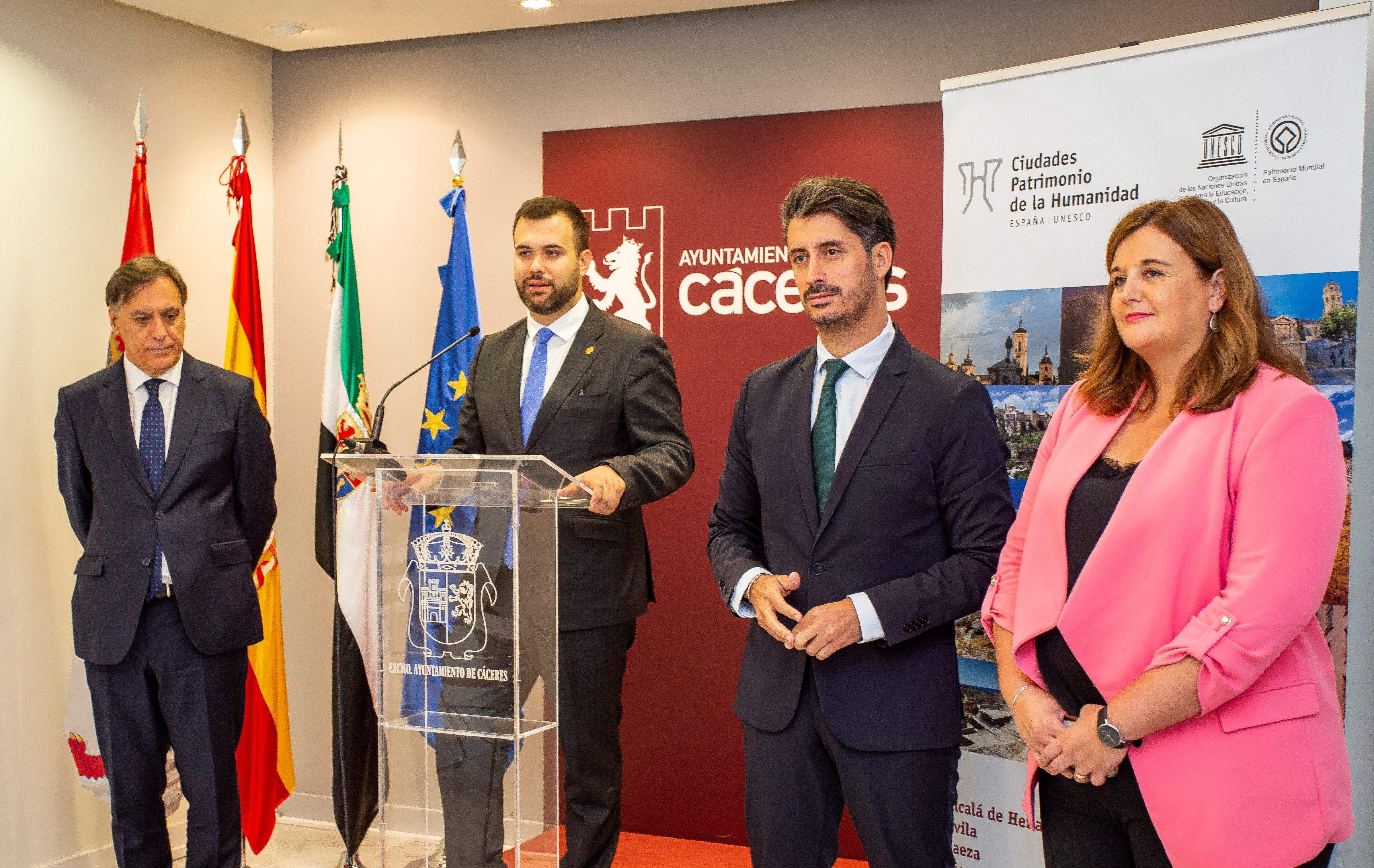 Jorge Rey, Carlos García Carbayo, Luis Salaya, Luis Yeray Gutiérrez y Clara Martín./