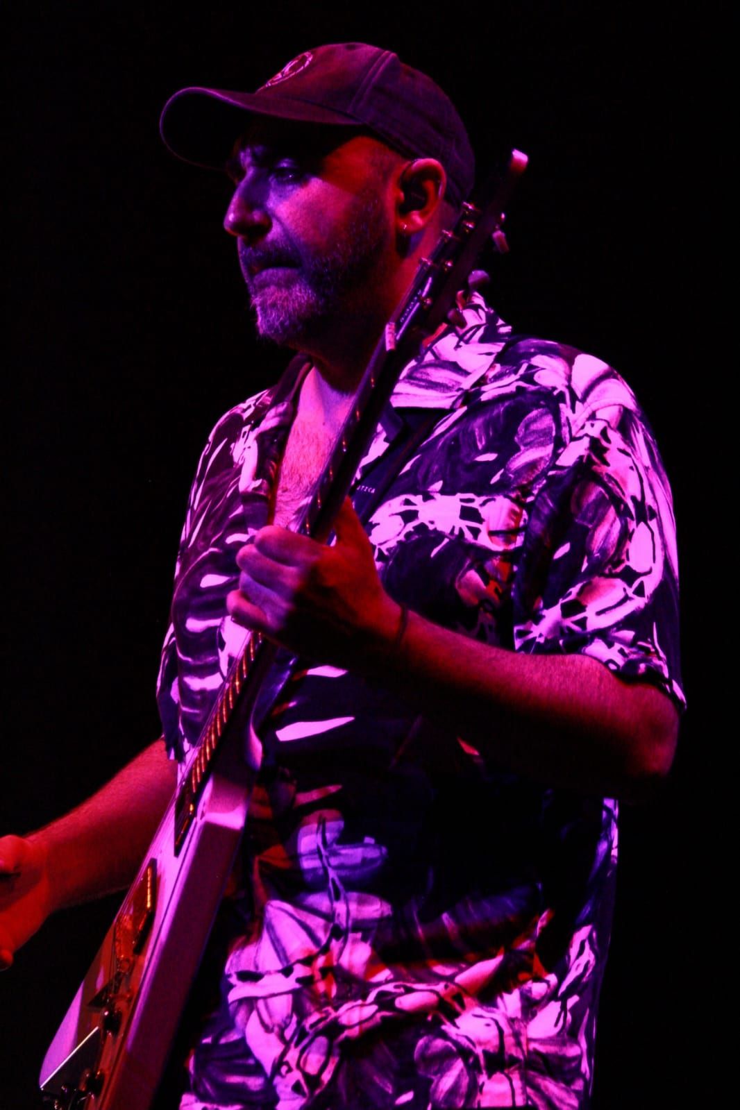 Las mejores fotos del ex de Extremoduro Robe Iniesta en su concierto en Tenerife./ Álvaro Oliver (AH)​​​​​​​