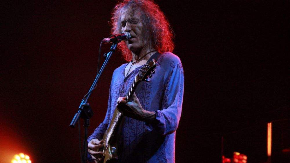 Robe Iniesta, fundador de Extremoduro, en su concierto en Tenerife./ ÁLVARO OLIVER - AH Robe Iniesta, fundador de Extremoduro, en su concierto en Tenerife./ ÁLVARO OLIVER - AH