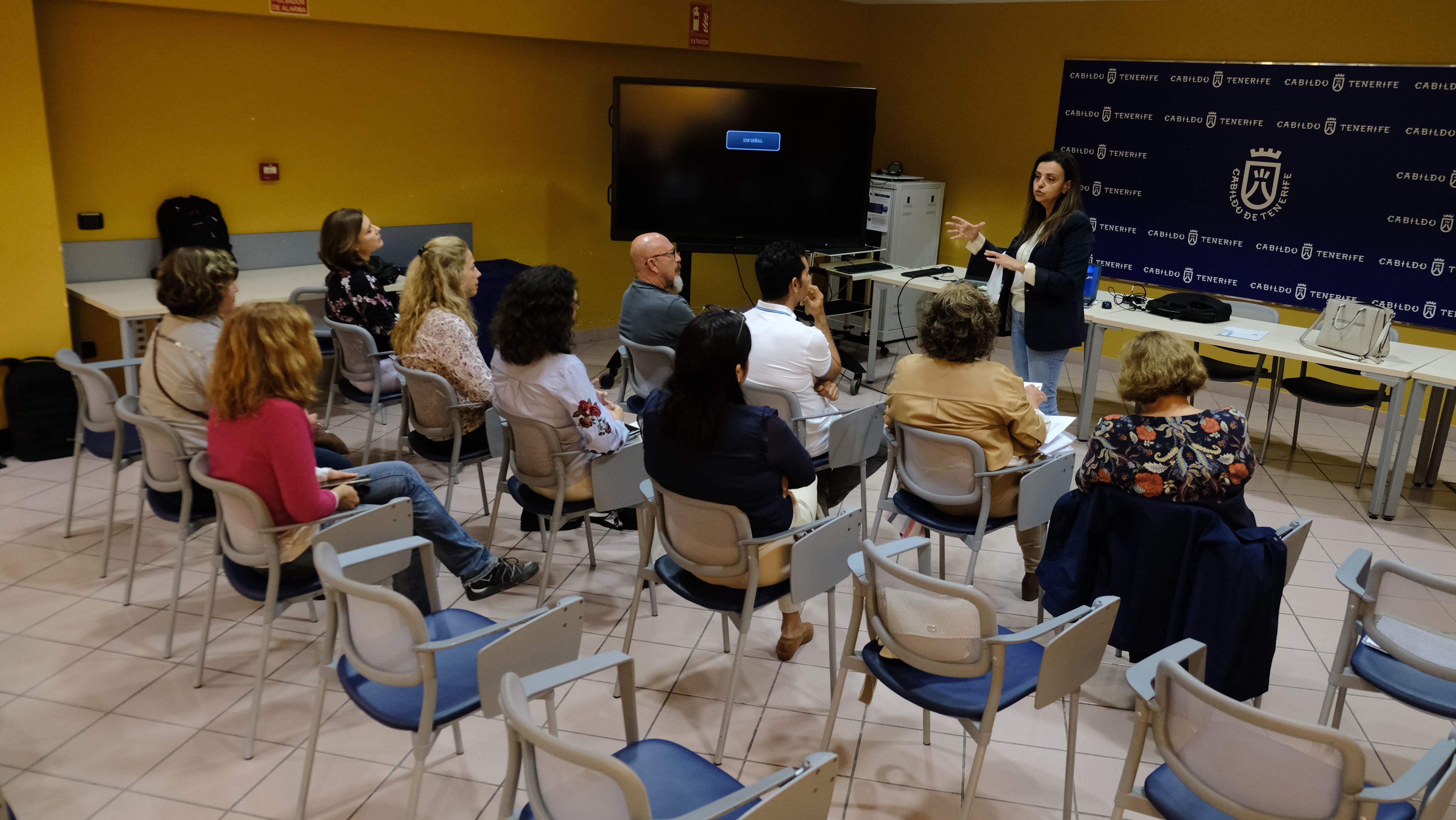 La consejera Isabel García se reune con beneficiarios de subvenciones para proyectos medioambientales./