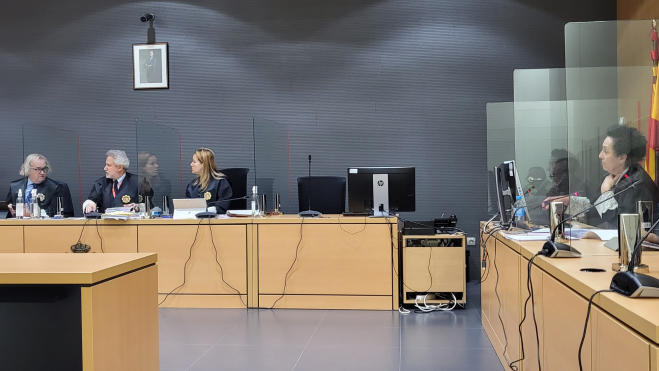 Carlos Vielba, Emilio Moya y Oscarina Naranjo, magistrados de la Sección Sexta, a la derecha, Evangelina Ríos, fiscal. Atlántico Hoy