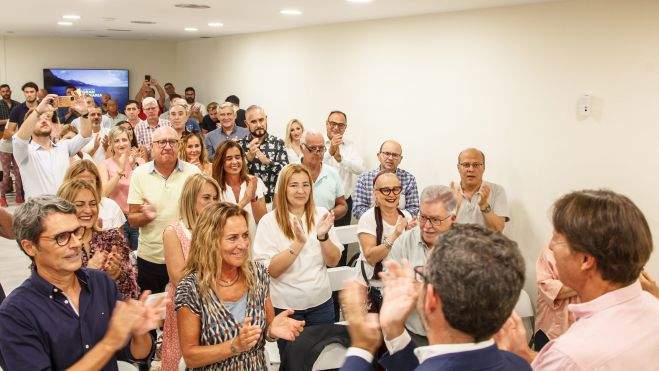 Ponce, aclamado por militantes de UxGC. / AH