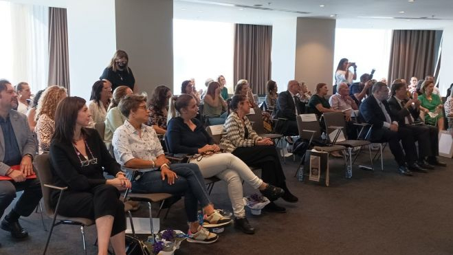 Presentes en el foro 'La Luz es Nuestro Puerto Mujeres en Azul'. / AH