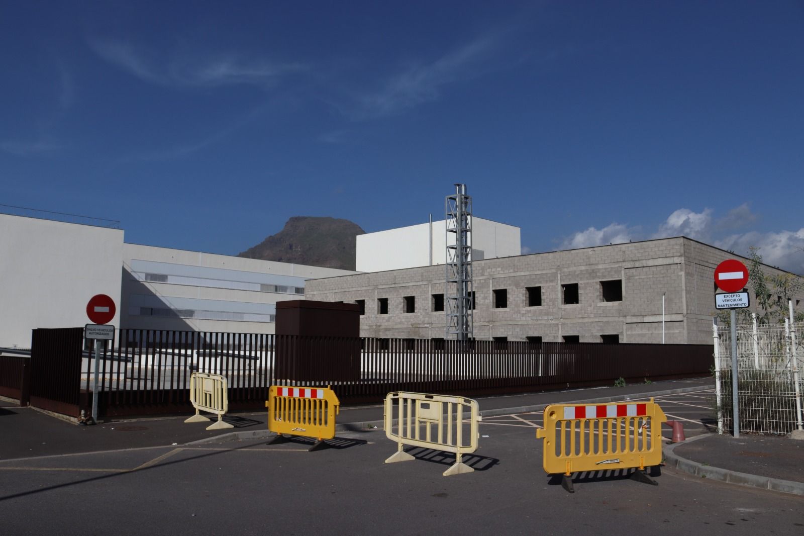 Exteriores del Hospital del Sur en una imagen de archivo. / ATLÁNTICO HOY