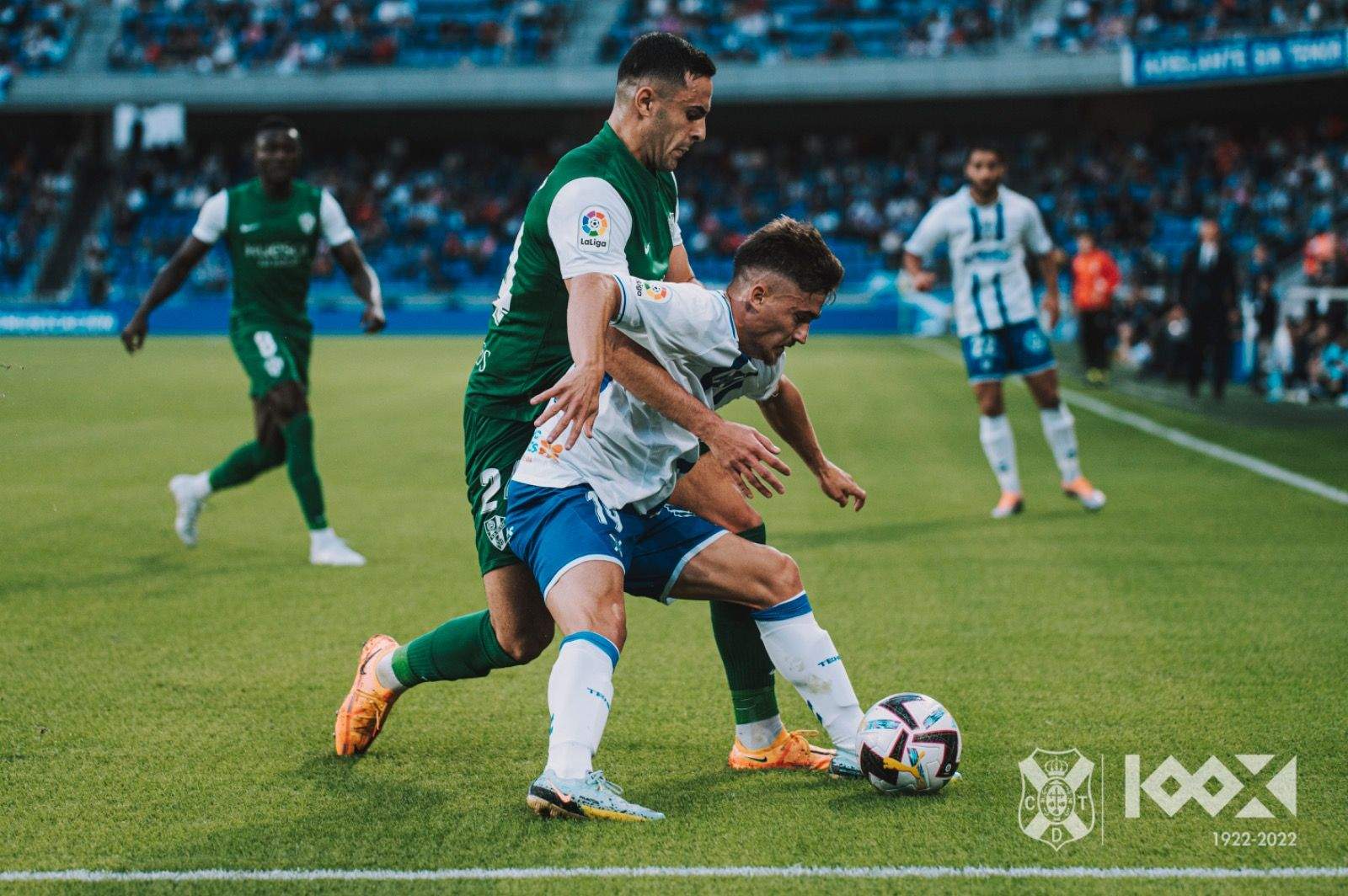 El jugador del CD Tenerife, Iván Romero, ante el Huesca. / CD Tenerife