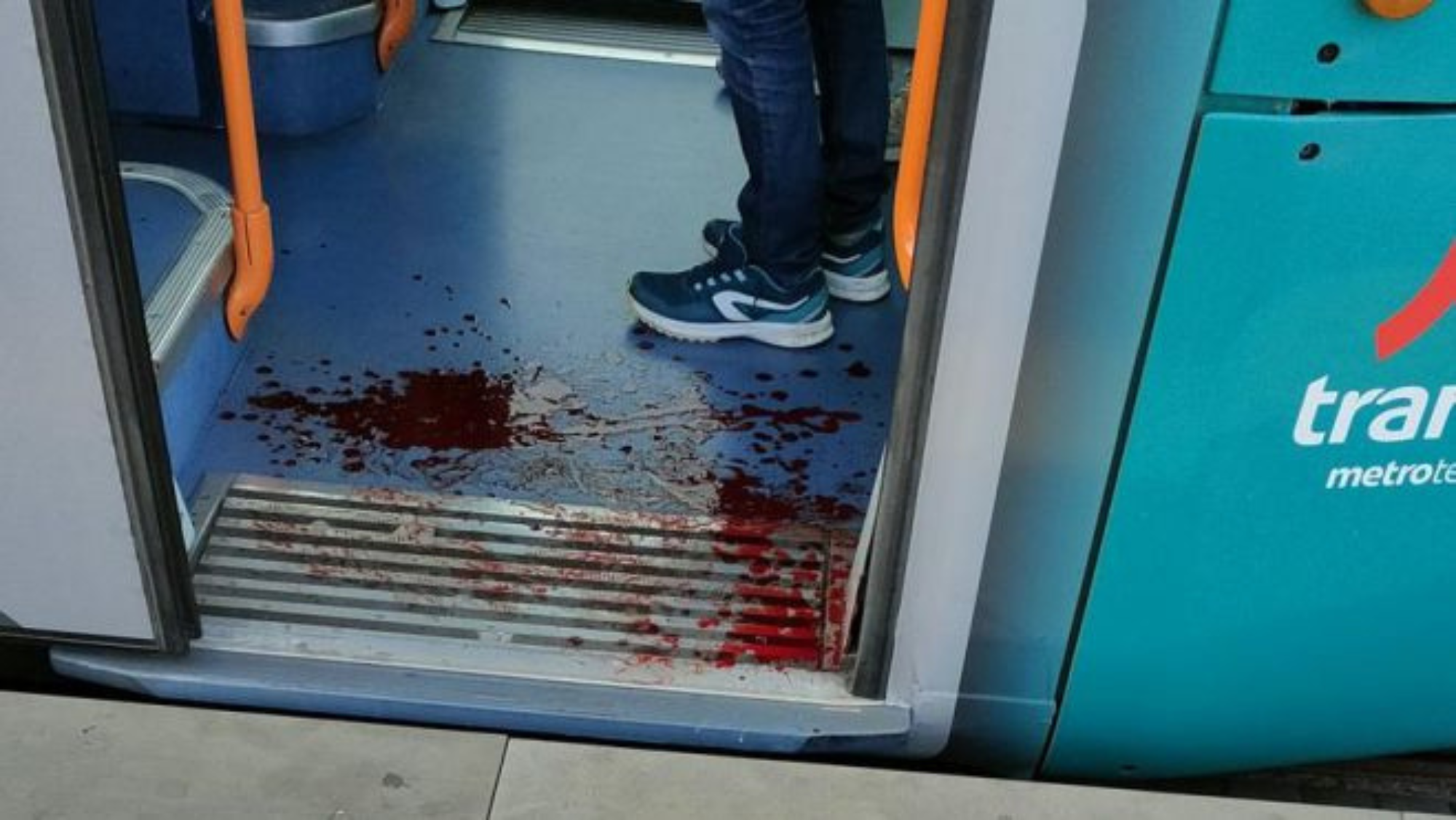 El vagón del tranvía que se llenó de sangre./ Redes