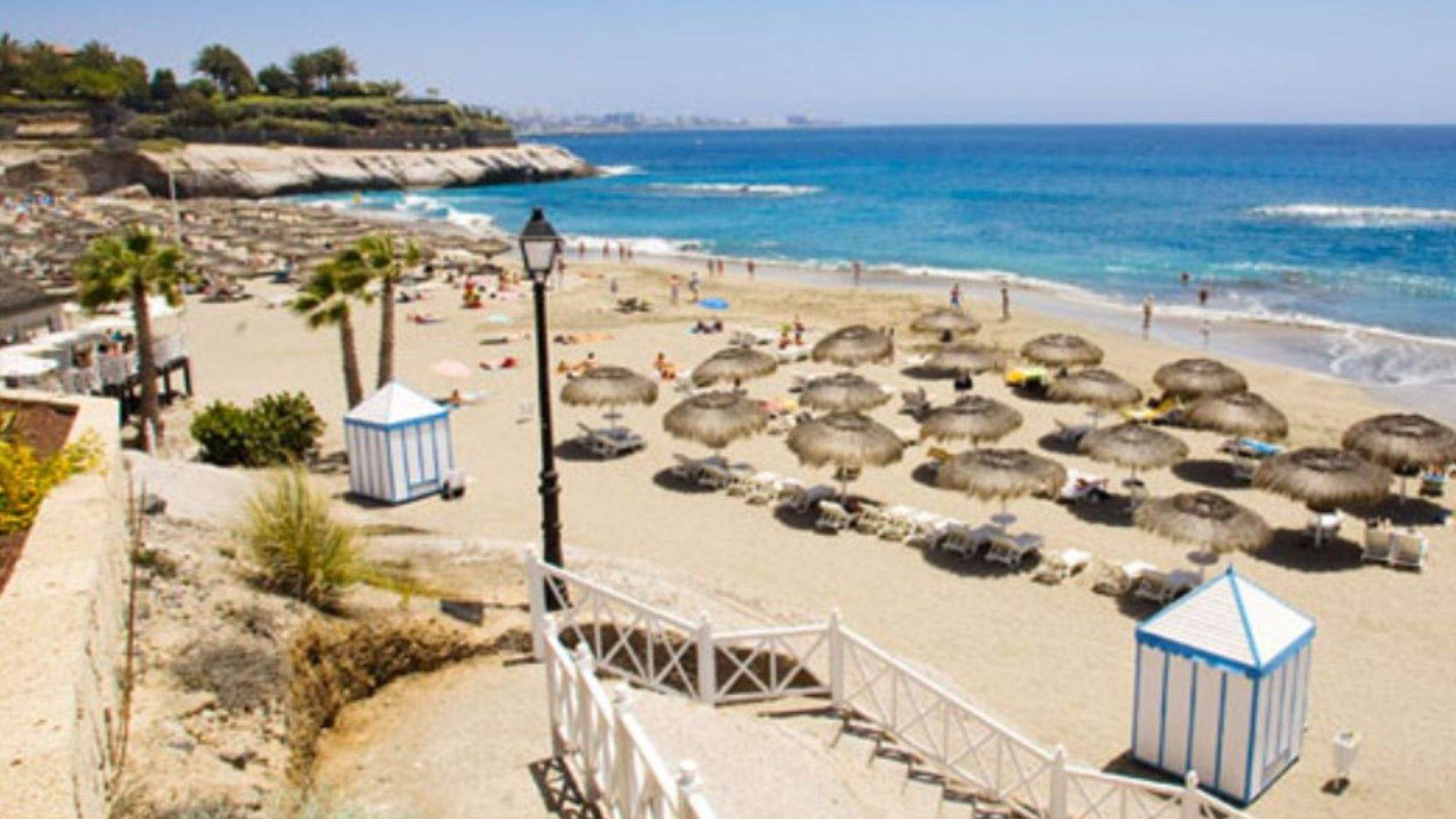 Playa en Adeje. / Alianza de Municipios Turísticos