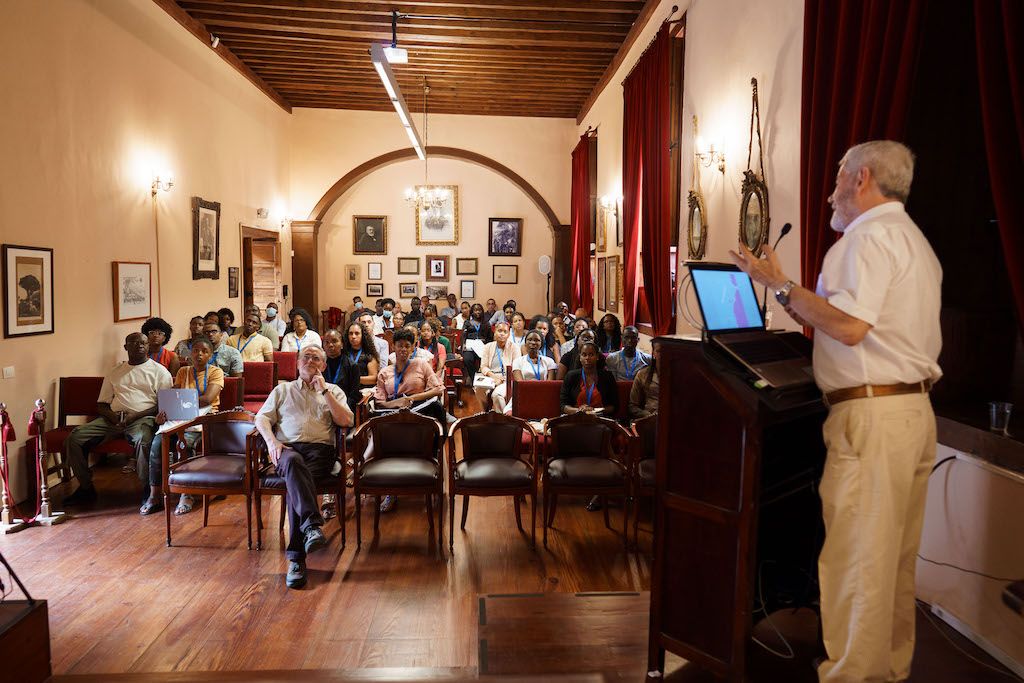 Presentación a cargo del investigador Francisco García-Talavera./