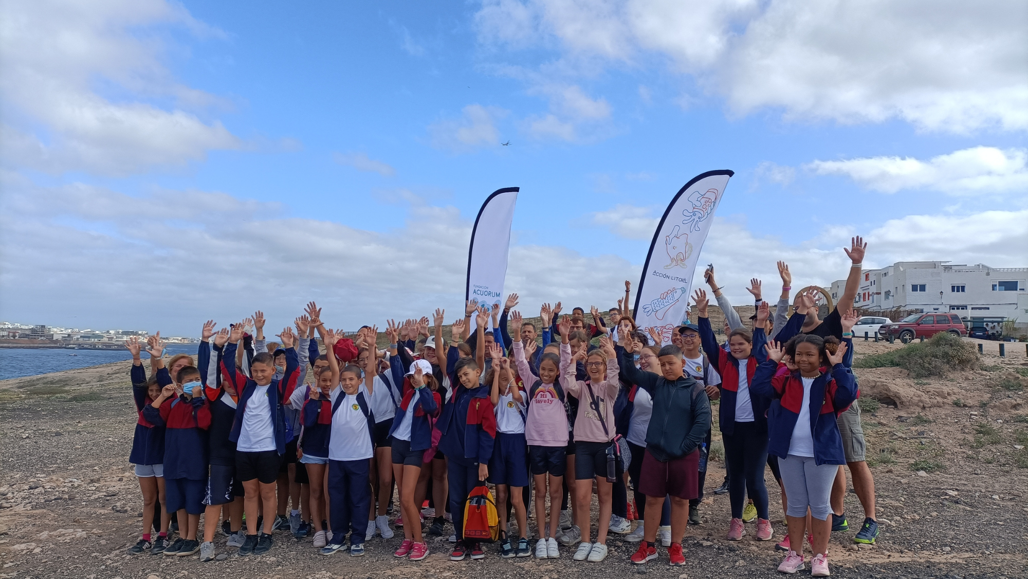 Alumnos del CEIP Saulo Torón en la playa de Aguadulce. / Atlántico Hoy