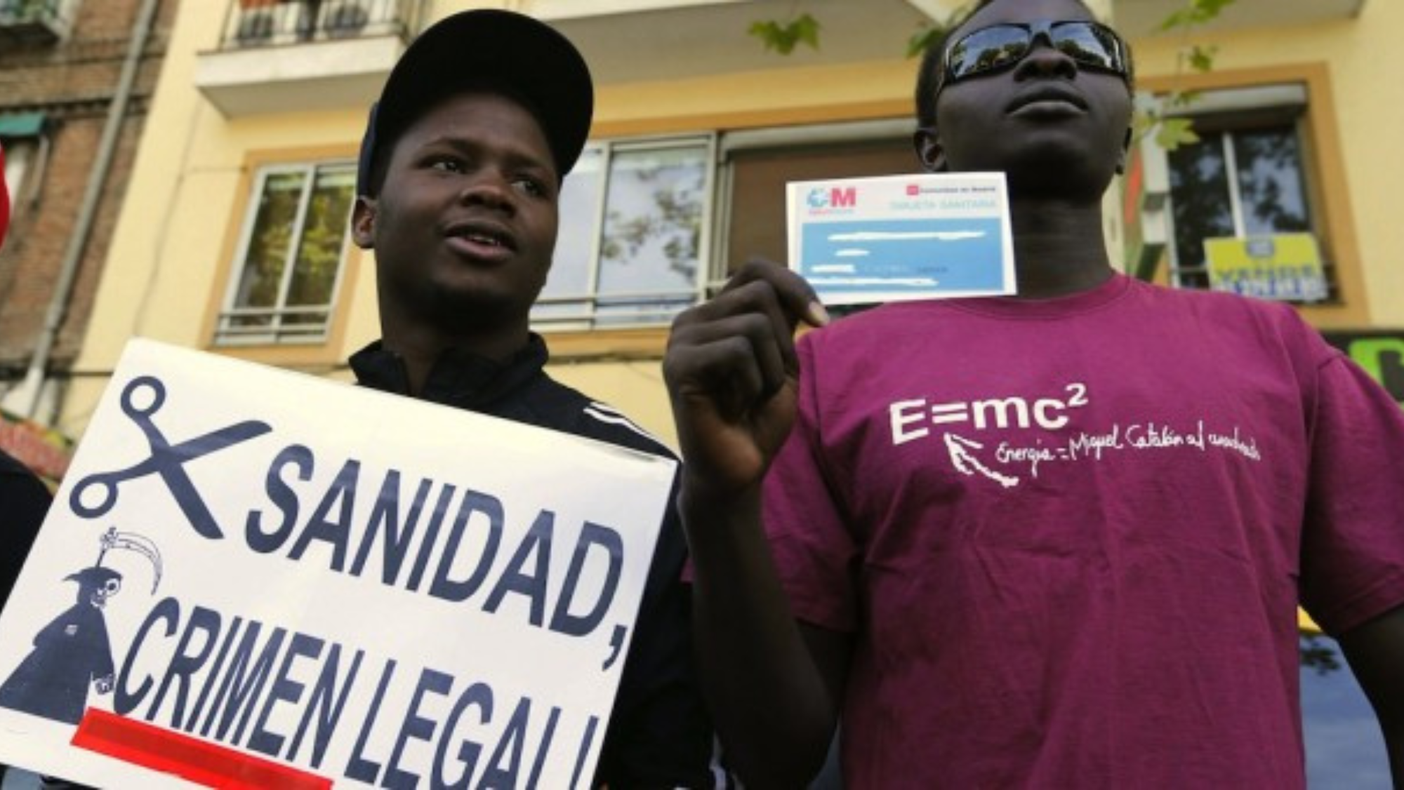 La atención de urgencia es la única vía de acceso que queda a los migrantes en situación irregular. /Efe