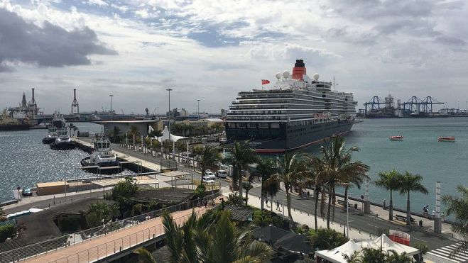 Imagen del Queen Victoria atracado en el Puerto de Las Palmas / LPAVisit/Toni Hernández
