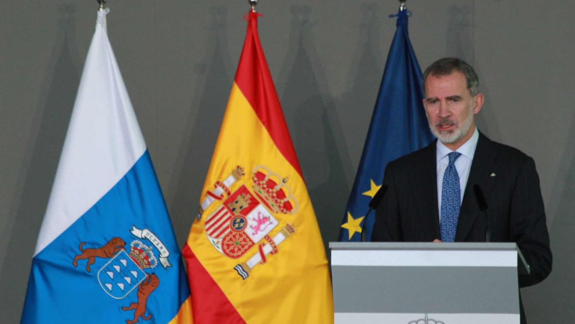 El rey Felipe VI durante su discurso en el TEA Tenerife Espacio de las Artes en la entrega de las Medallas de Oro al Mérito de las Bellas Artes 2021. / Álvaro Oliver
