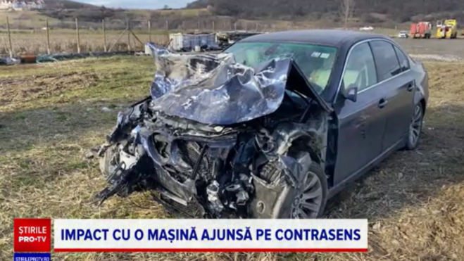 Estado en el que quedó el coche en el que iba la familia canaria tras el accidente. / Stirile Pro TV Estado en el que quedó el coche en el que iba la familia canaria tras el accidente. / Stirile Pro TV