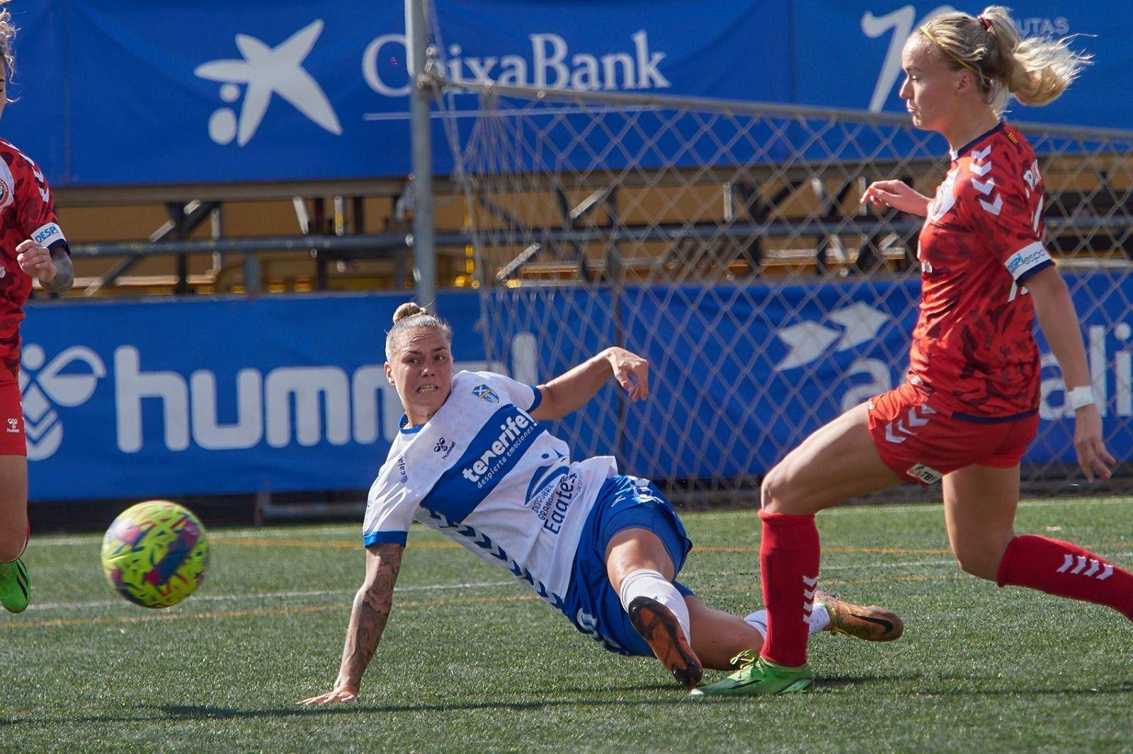 Blom dispuso de varias ocasiones pero no pudo marcar en la derrota del Granadilla por 0-1 ante Levante Las Planas./ Twitter UD Granadilla Tenerife.