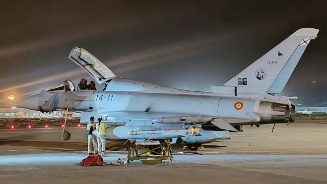 Preparación de un Eurofighter para el vuelo. / Ejército del Aire y del Espacio