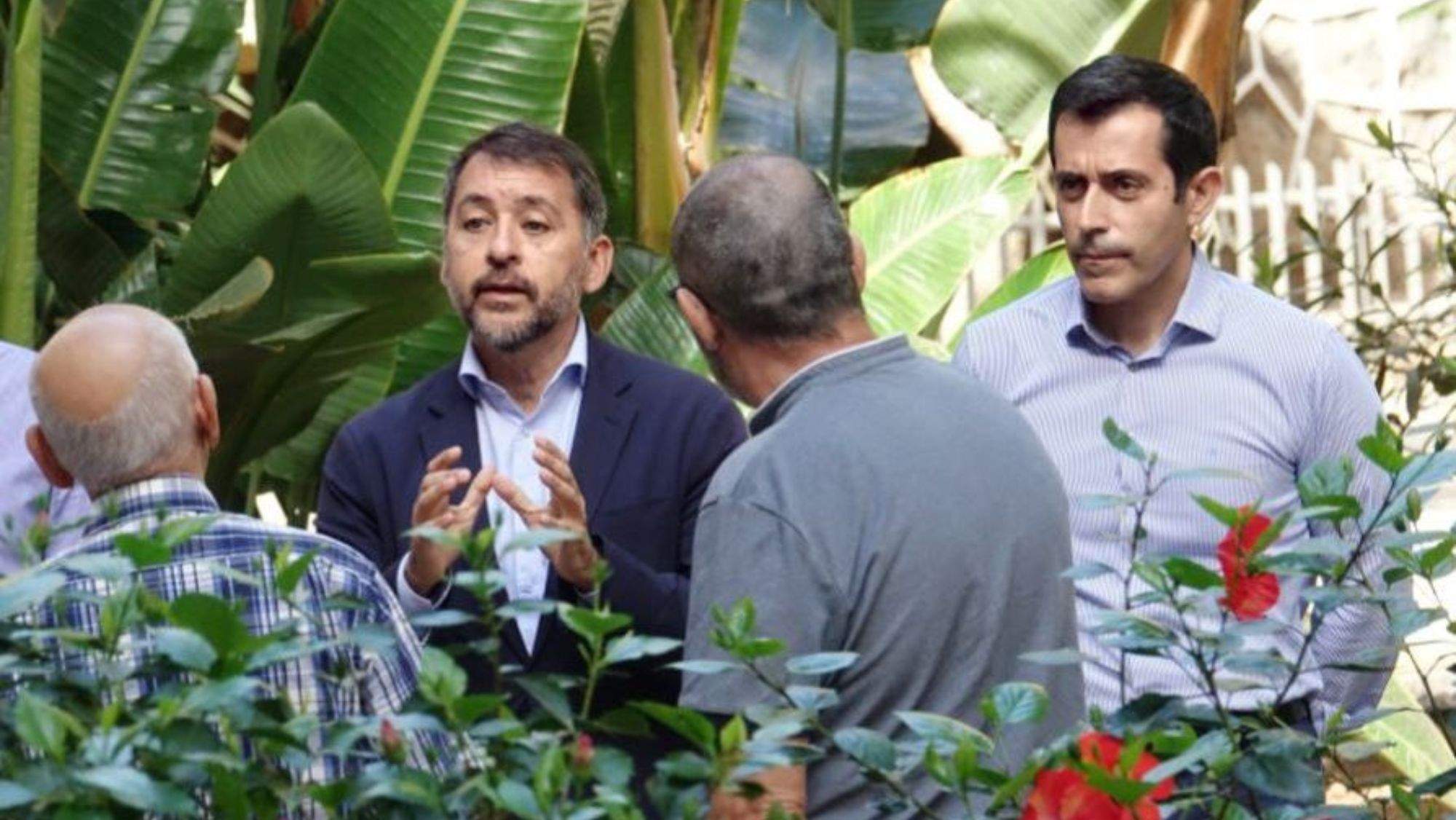 El alcalde de Santa Cruz de Tenerife, José Manuel Bermúdez, y el concejal de Viviendas Municipales, Juan José Martínez. / Cedida