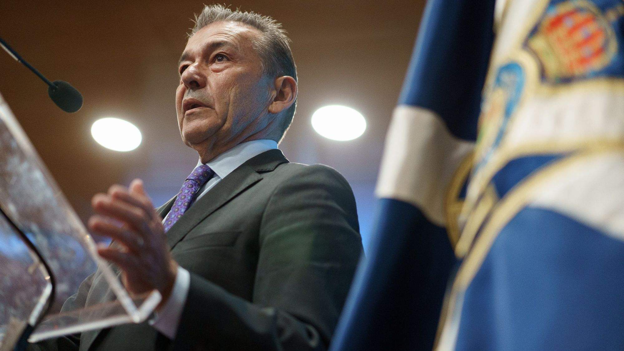 El presidente del CD Tenerife Paulino Rivero anunció la propuesta de ampliar el capital en más de 350.000 acciones tras la reunión del consejo de administración./ EFE.