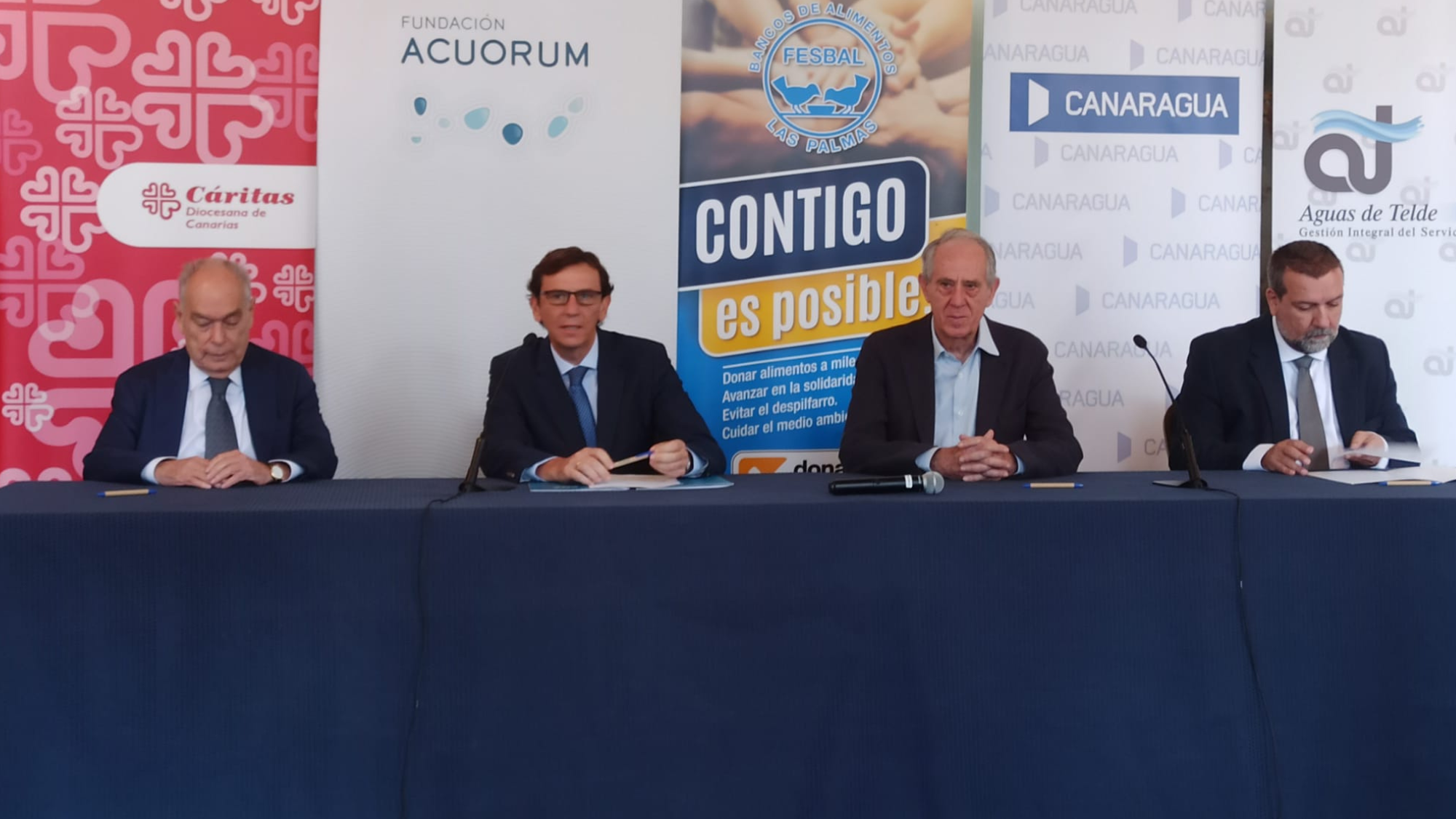 Firma de convenio entre la Fundación Acuorum, Cáritas Diocesana de Canarias, Banco de Alimentos y Canaragua. / Atlántico Hoy