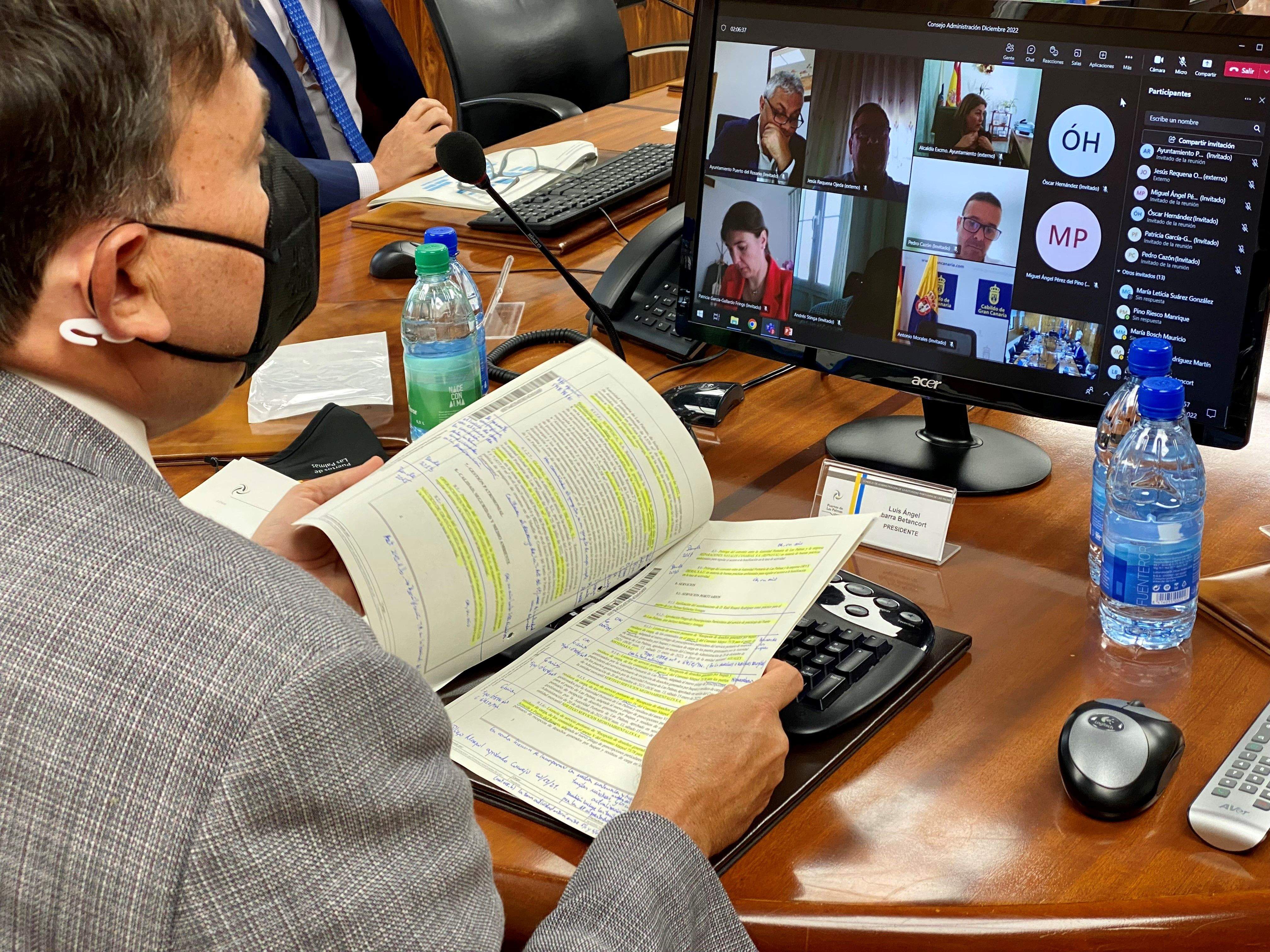 Luis Ibarra, durante el consejo de administración de la Autoridad Portuaria de Las Palmas. / AH
