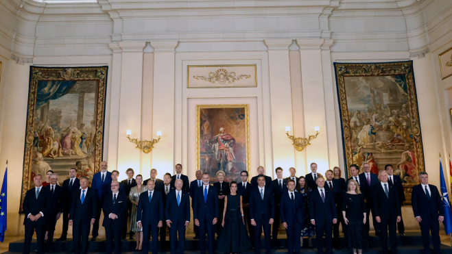 Asistentes a la cena de la OTAN en Madrid. / © Casa de S.M. el Rey Asistentes a la cena de la OTAN en Madrid. / © Casa de S.M. el Rey