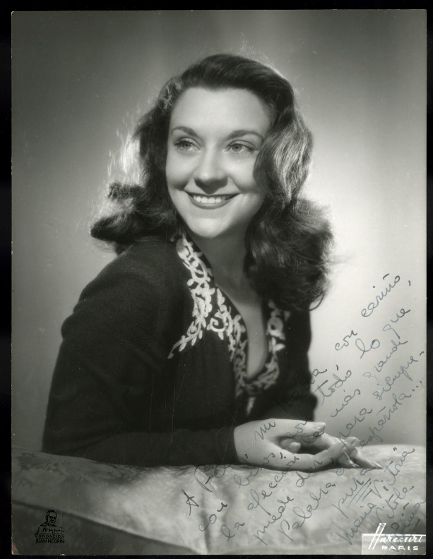 "Maria Casares retrato dedicado": Foto que la actriz dedica a Feli Lopez de Dom Pablo. /Archivo Juan Negrín