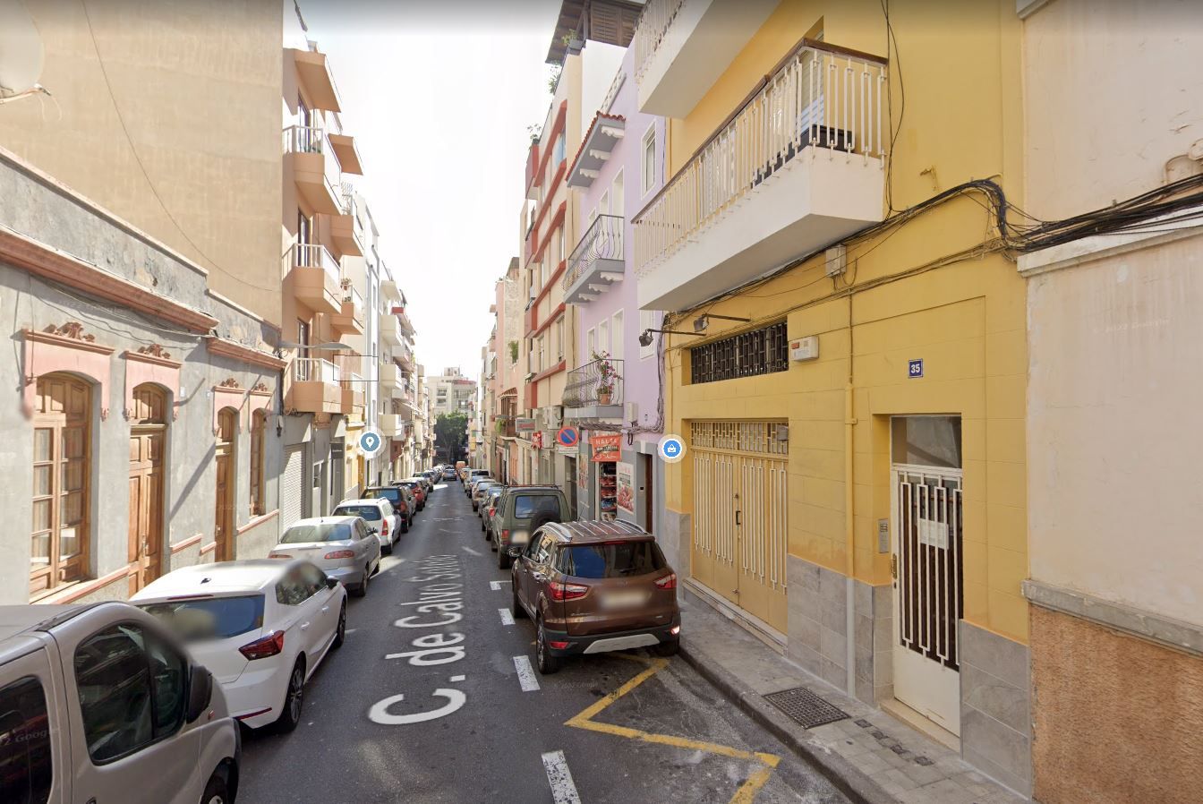 Sede de Provisiones JR Hermanos San Antonio / AH