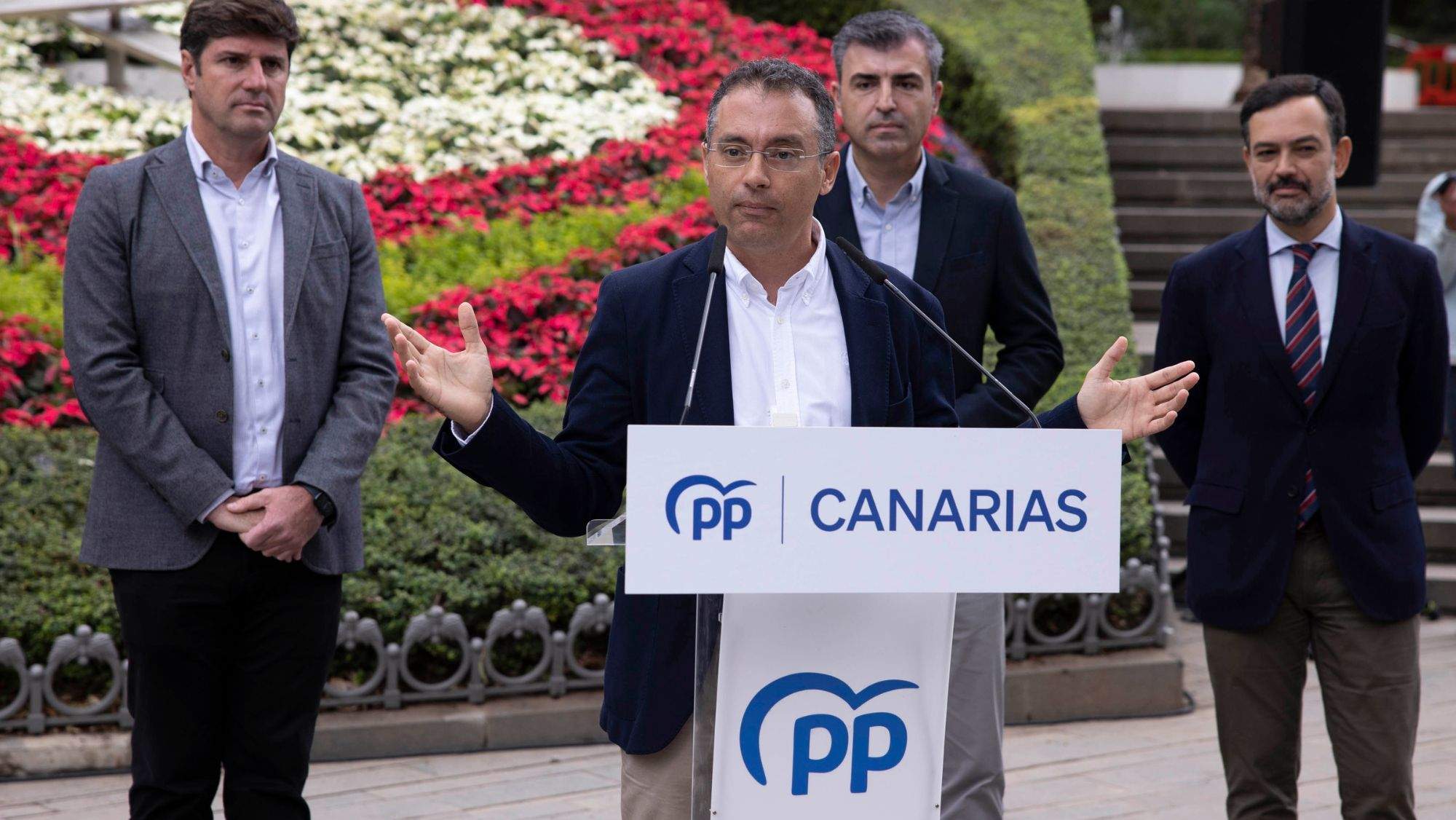 El nuevo candidato a la alcaldía de Santa Cruz de Tenerife por el Partido Popular, Carlos Tarife, durante la comparecencia de presentación. / EFE