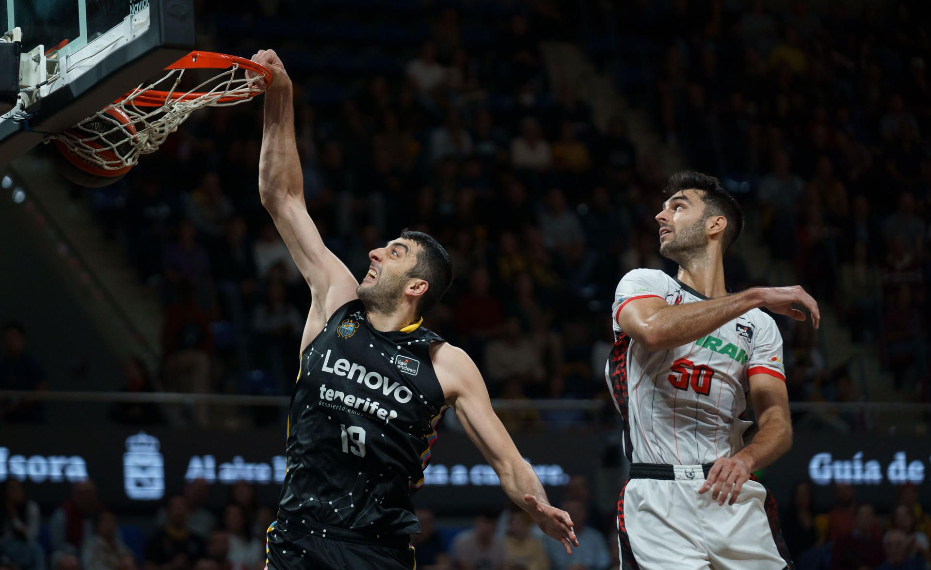 Shermadini sumó 12 puntos en la victoria del CB Canarias ante Coviran Granada, solo por detrás de Jaime Fernández./ EFE.