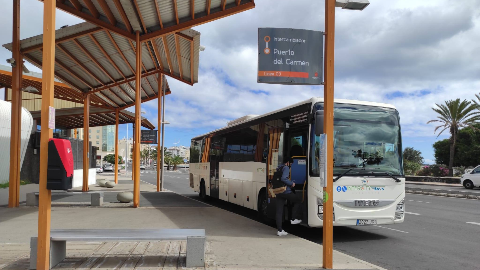 Guagua de Intercity Bus de transporte en Lanzarote. / Intercity Bus