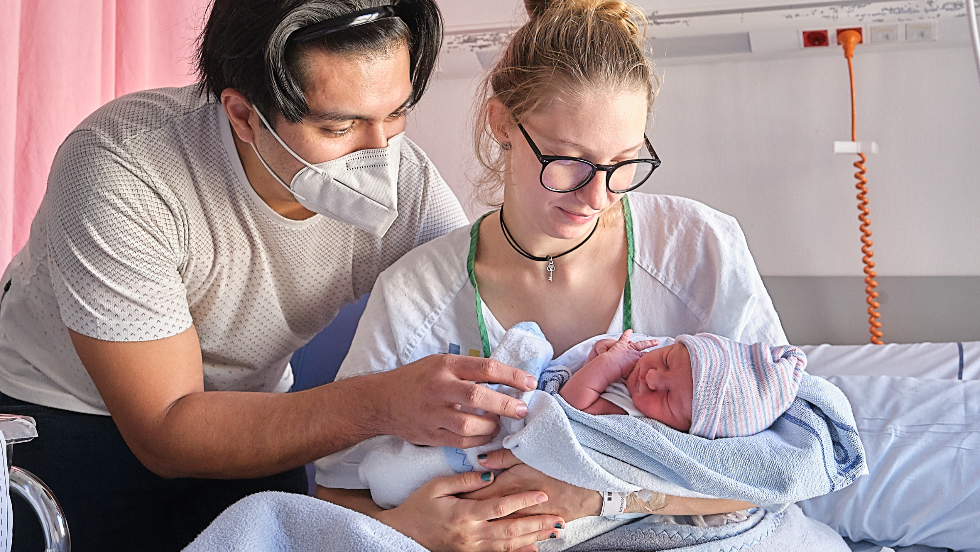 Amelia, primera niña nacida en un hospital público canario en 2023. / ACFI PRESS 