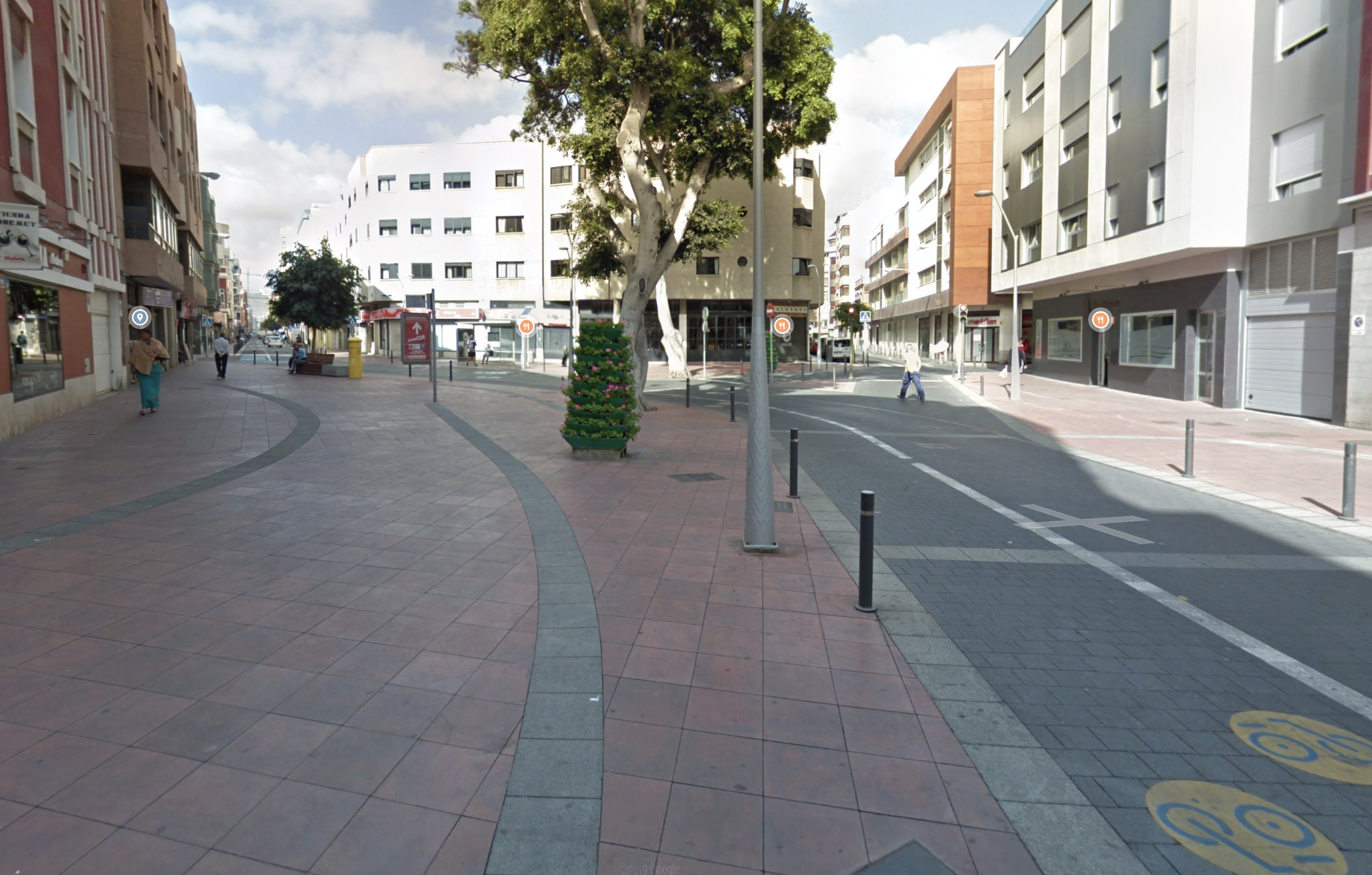 Salida de la calle Joaquín Costa a la Plaza de los Betancores. / AH