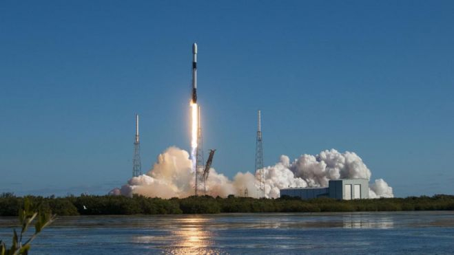Lanzamiento de DRAGO2, proyecto del IAC, a bordo de un cohete Falcon 9 de Space X. / Space X