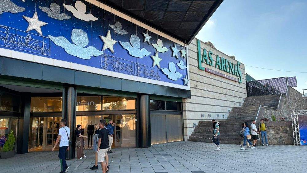 Entrada poco concurrida del centro comercial Las Arenas, en Las Palmas de Gran Canaria./ Luna Moya Silva (AH) Entrada poco concurrida del centro comercial Las Arenas, en Las Palmas de Gran Canaria./ Luna Moya Silva (AH)