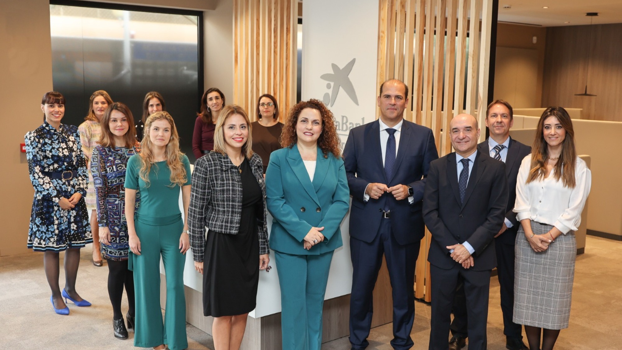 Equipo de la nueva oficina de CaixaBank. / CaixaBank