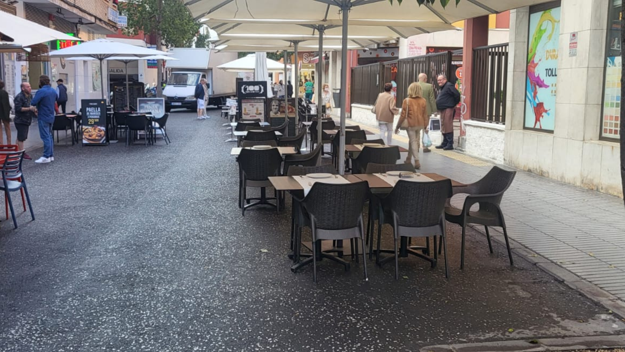 Terrazas en la calle Ruiz de Alda. / Atlántico Hoy