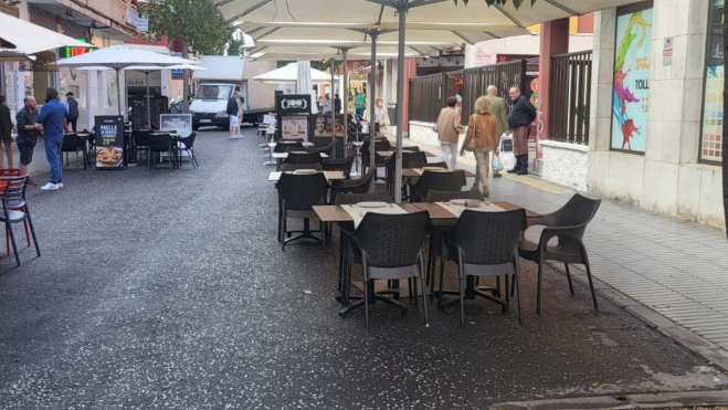 Terrazas en la calle Ruiz de Alda./ Atlántico Hoy