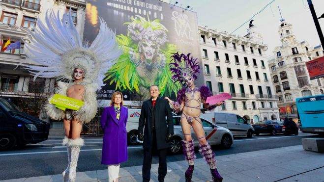 Vulcano y Shiky se plantan en Gran Vía para promocionar el Carnaval de Las Palmas de Gran Canaria. /Ayuntamiento