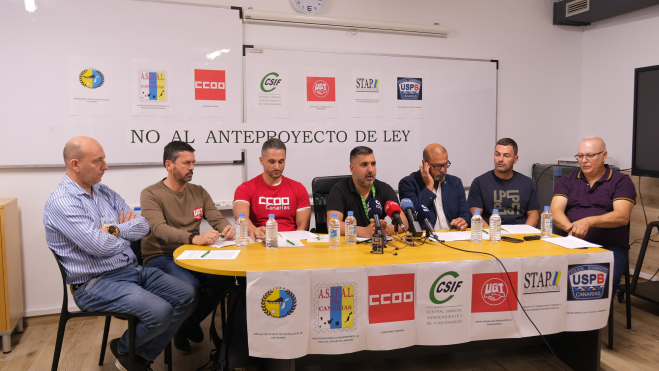 Rueda de prensa CSIF de Las Palmas de Gran Canaria. / EFE / Ángel Medina