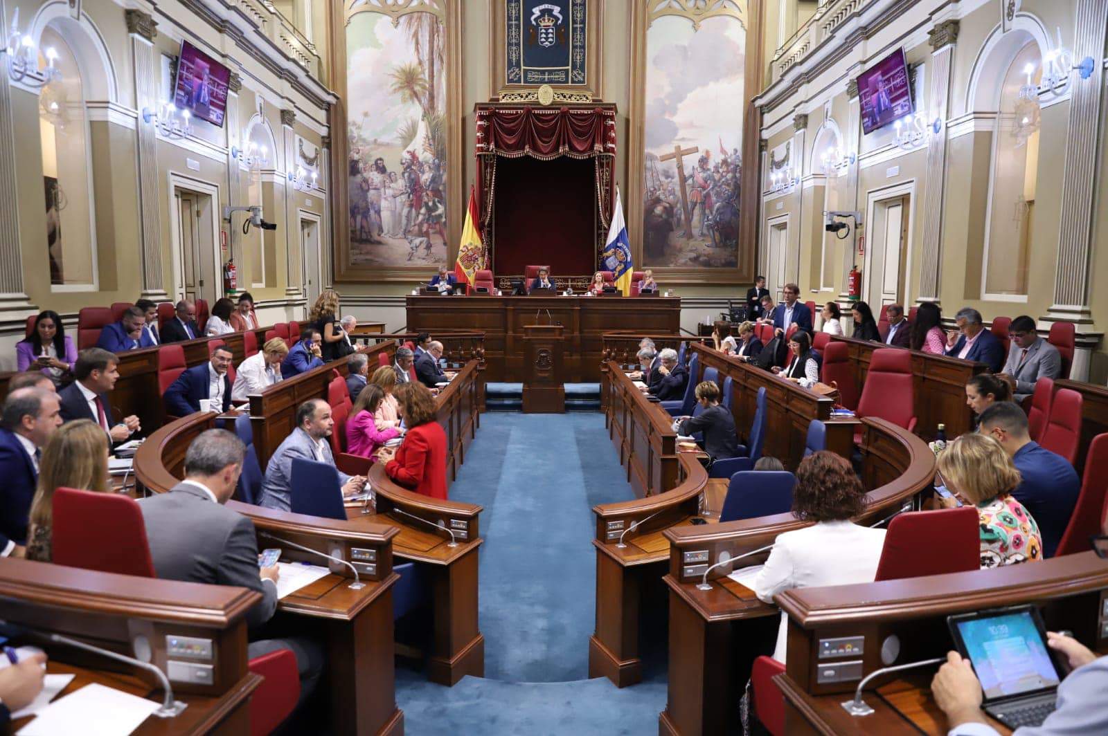 Imagen de un pleno del Parlamento de Canarias. / Parlamento de Canarias