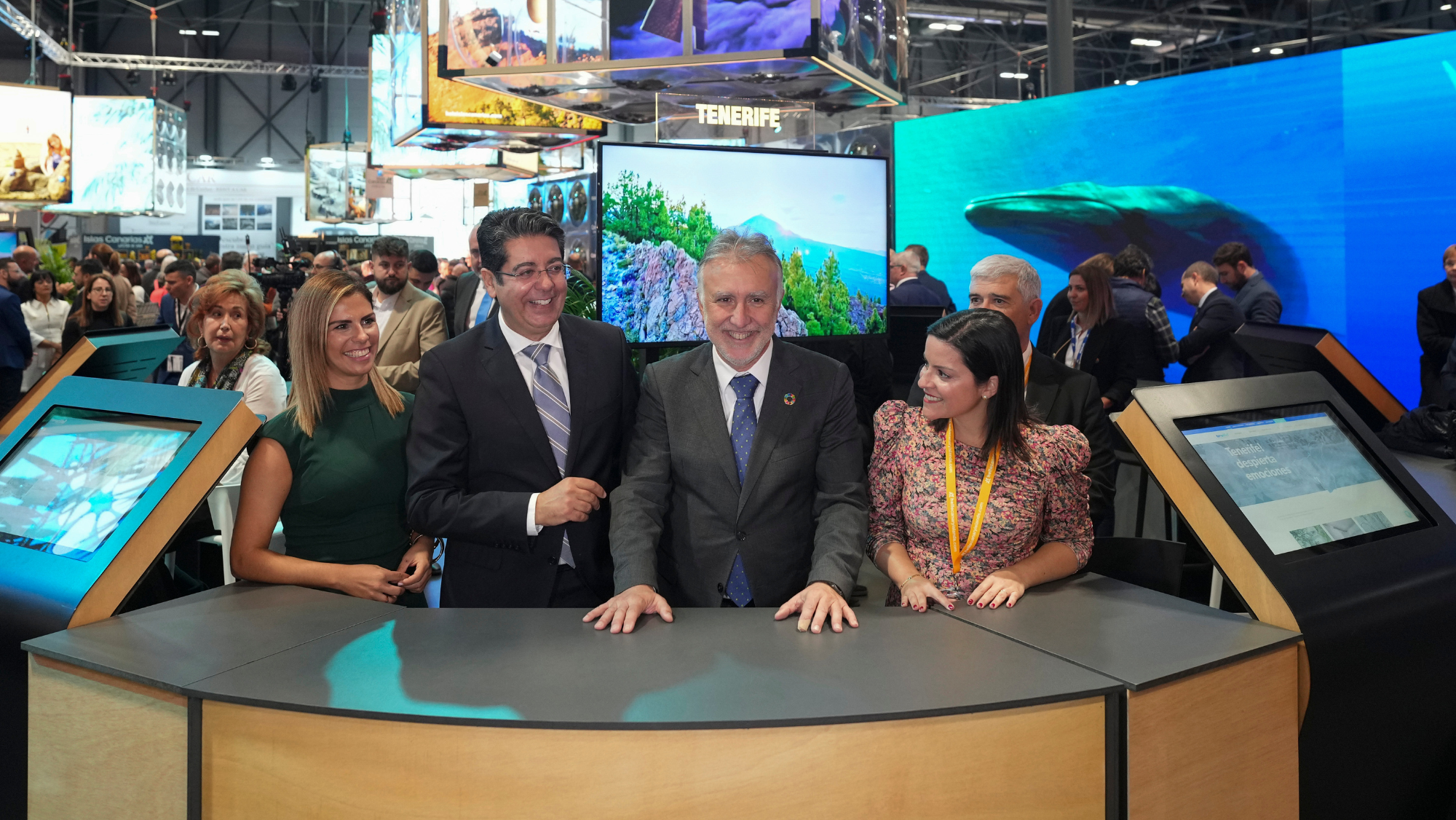 De izquierda a derecha la directora insular de Turismo, Laura Castro; el presidente del Cabildo de Tenerife, Pedro Martín; el presidente de Canarias, Ángel Víctor Torres y la consejera de Turismo Yaiza Castilla.B De izquierda a derecha la directora insular de Turismo, Laura Castro; el presidente del Cabildo de Tenerife, Pedro Martín; el presidente de Canarias, Ángel Víctor Torres y la consejera de Turismo Yaiza Castilla.B