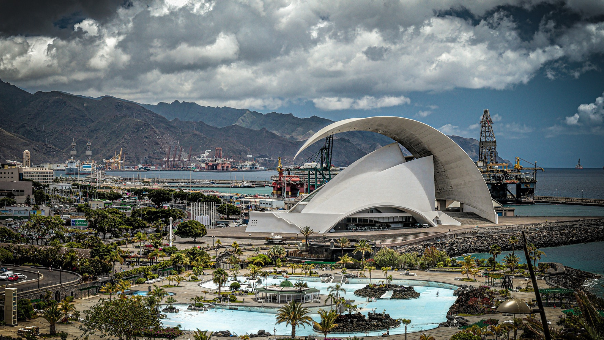 Vistas de Santa Cruz de Tenerife con el Auditorio de Tenerife. / Pixabay Vistas de Santa Cruz de Tenerife con el Auditorio de Tenerife. / Pixabay