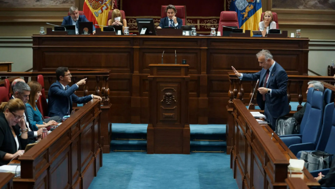 Imagen del Parlamento de Canarias, donde se tramita la iniciativa legislativa popular. / Efe