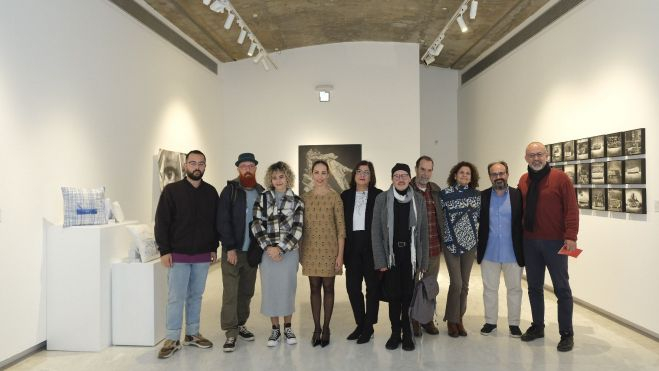 Foto de familia de los artistas con la consejera de Cultura, Guacimara Medina