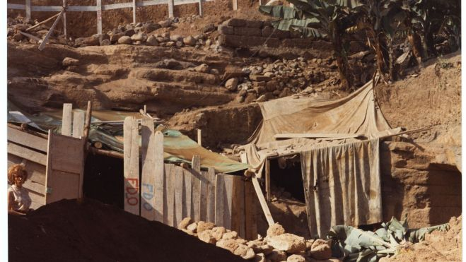 Entrada de Cueva Pintada en 1970, foto de Sáenz Sagasti, José Ignacio. /Archivo de fotografía histórica de Gran Canaria