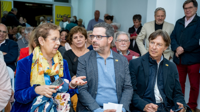Catalina Cárdenes habla con Lucas Bravo de Laguna. / Unidos por Gran Canaria Catalina Cárdenes habla con Lucas Bravo de Laguna. / Unidos por Gran Canaria